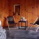 Ranczo U Loni Holiday home *